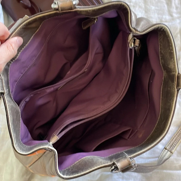 Coach F18751 Gold Leather Shoulder Bag Purse Metallic Shiny Classic - Picture 4 of 8